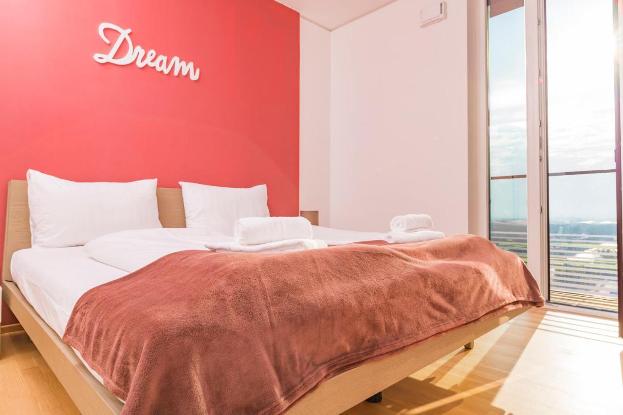 Triiiple Tower Dream Apartments With Rooftop-Summer-Pool Виена Екстериор снимка