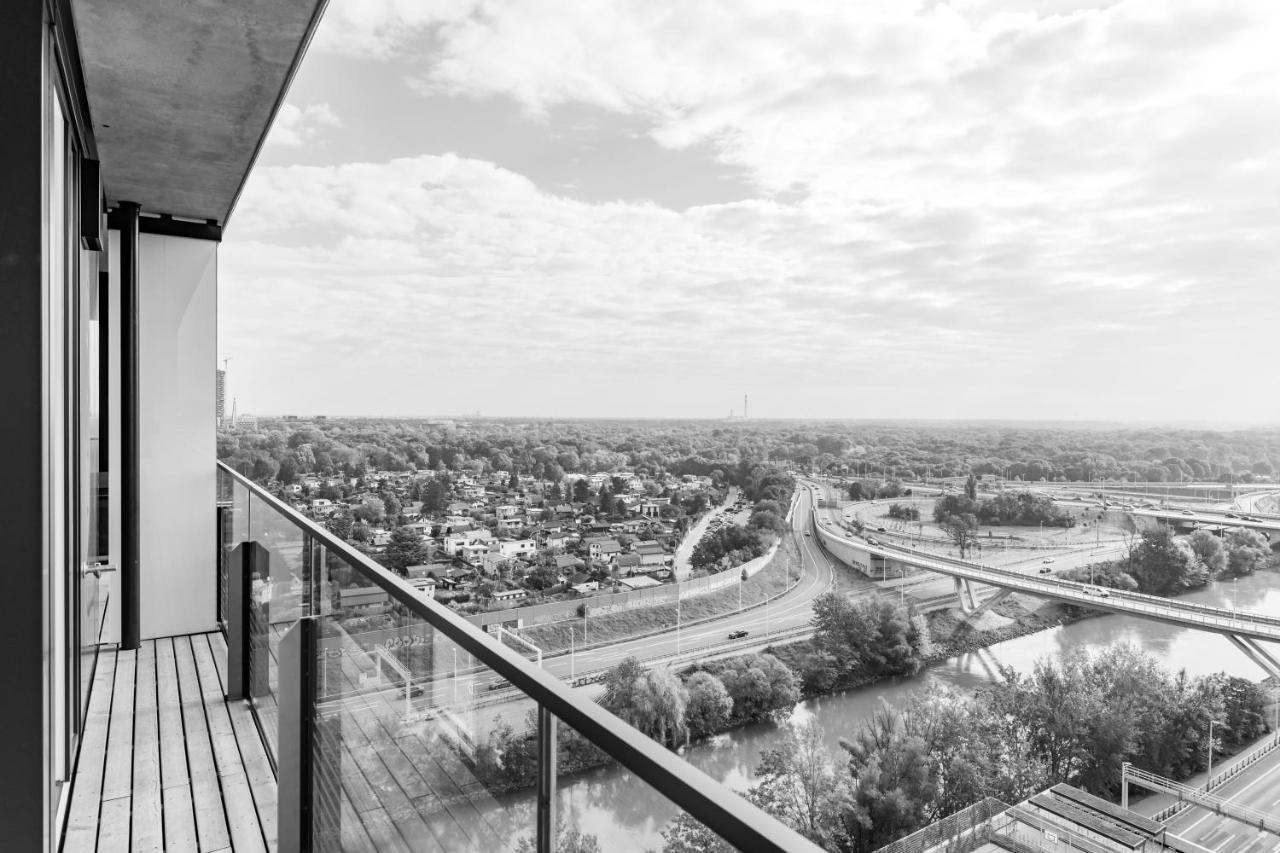 Triiiple Tower Dream Apartments With Rooftop-Summer-Pool Виена Екстериор снимка