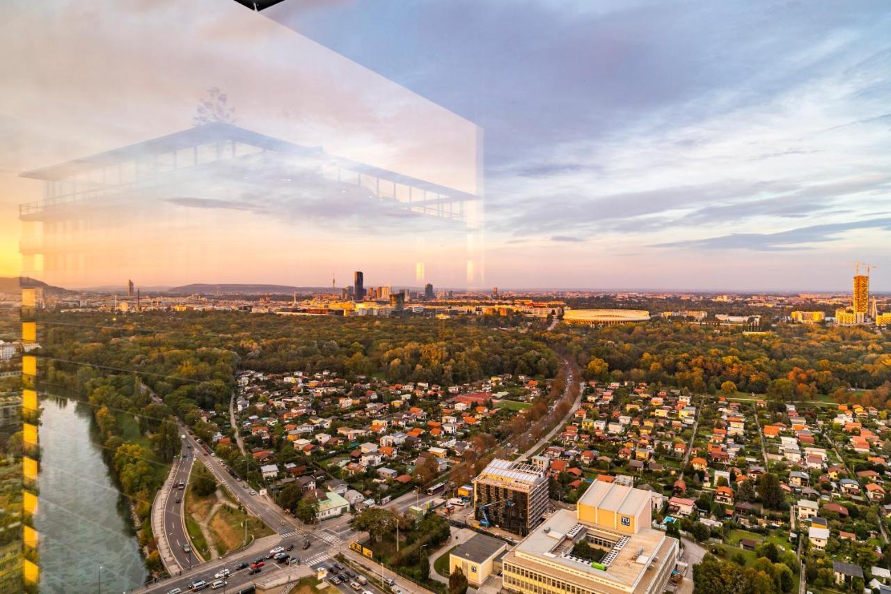 Triiiple Tower Dream Apartments With Rooftop-Summer-Pool Виена Екстериор снимка